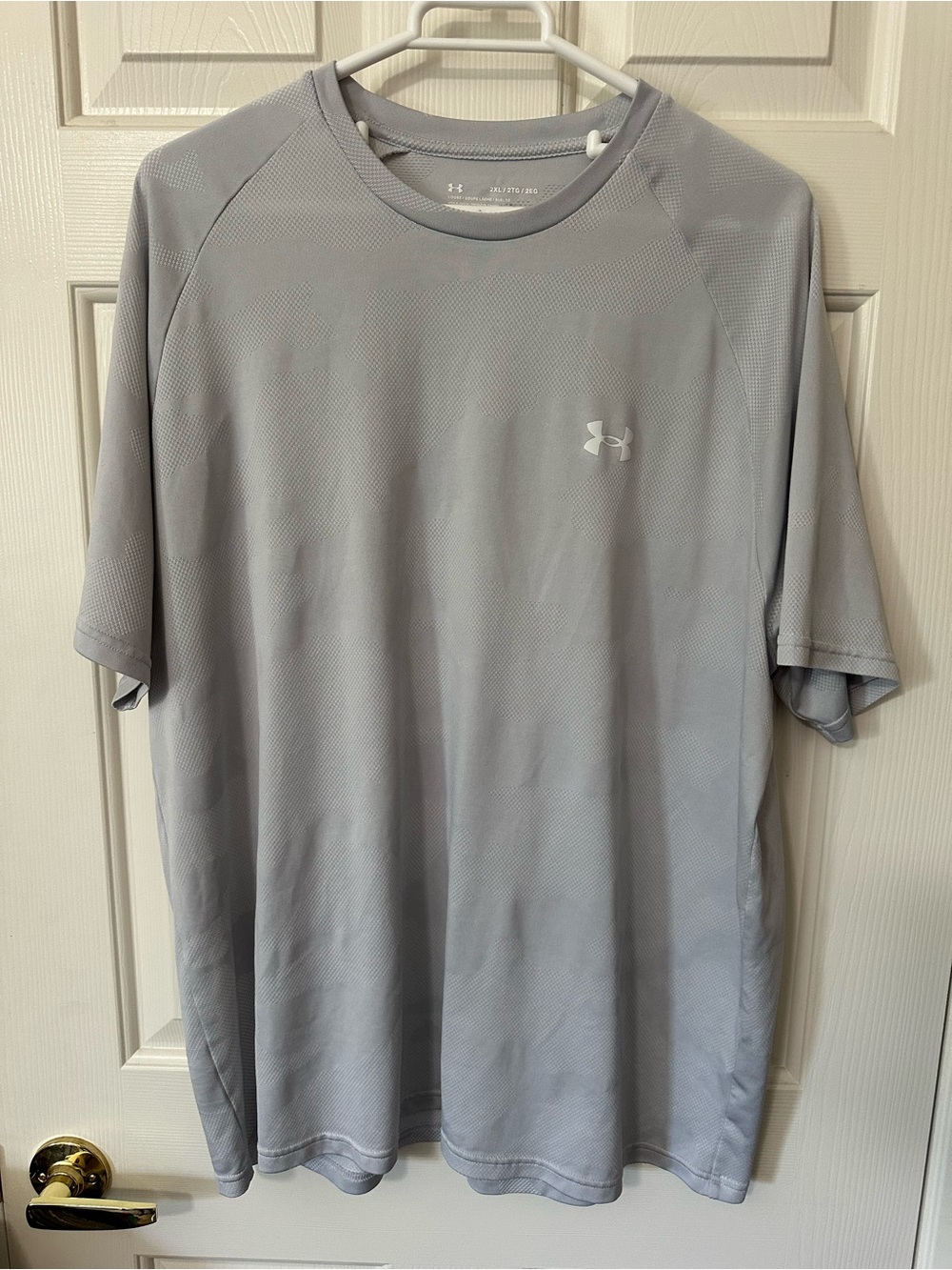 Under Armour Men’s Short Sleeve Athletic Tee — Light Gray 2XL